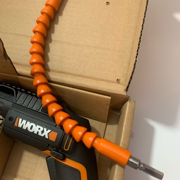 WORX Cordless Screw Gun with Extender set - Picture 3 of 8